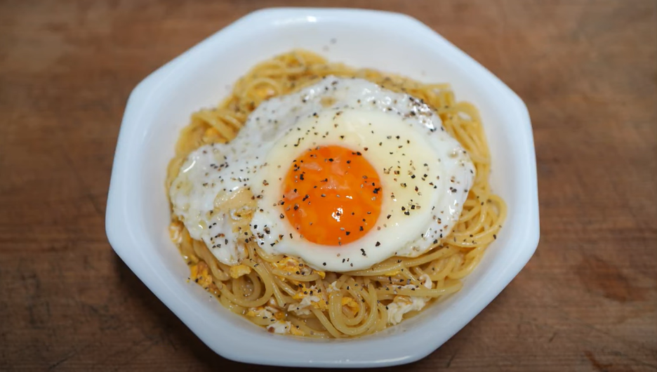 どんべえ社長が作る昔の味たまごを使った『貧乏人のパスタ』 | 昔の味